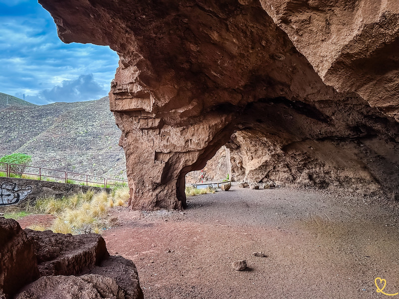 cueva roja santa cruz tenerife